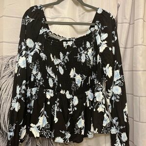 Torrid Rayon Slub Smocked Bodice
Long Sleeve Crop Blouse, Size 1